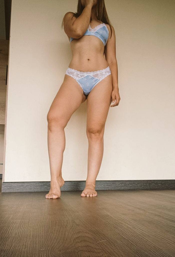 Carito hotwife tweet media