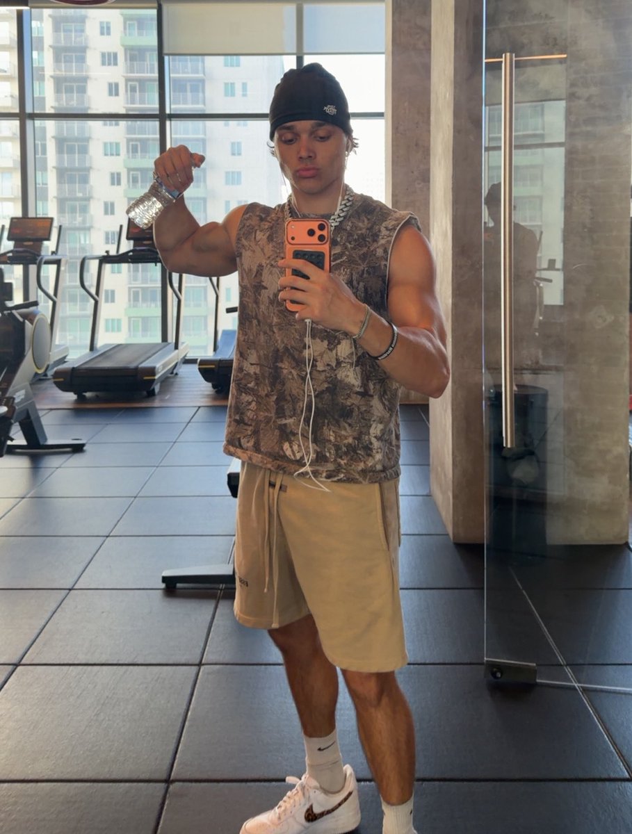 Master Ben tweet media