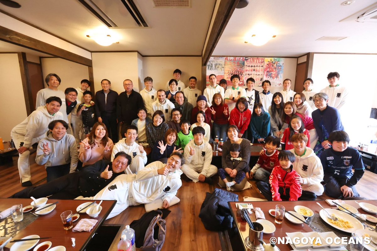 oceans_nagoya's tweet photo. 🍽️推し会員お食事会✨

本日、サポートカンパニーであるヒデジン餃子様にて、
名古屋オーシャンズ推し会員特典の「お食事会」を開催いたしました‼️

選手とファンの皆様が同じテーブルを囲み、
普段なかなか聞けない話や笑顔あふれる交流で
会場は盛り上がりました✨

ご参加いただいた皆様、ありがとうございました‼️

#名古屋オーシャンズ