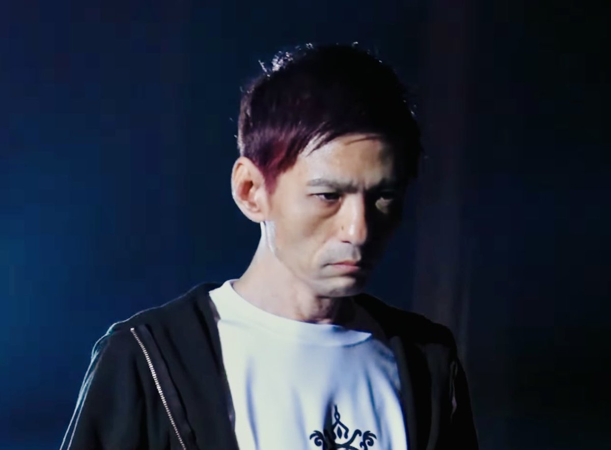 MasaakiOyakawa's tweet photo. 【試合動画あり】親川政明、判定勝利！
--
エグゼクティブファイト武士道
-55kg 契約　キックボクシング

○親川 政明 3-0 音喜多 駿

【試合動画】
https://t.co/hGLDPwmxCn
--
昨日は応援ありがとうございました！
音喜多さんに判定勝利することができました！

そして試合後には石丸伸二さんも
リングに上がりマイクパフォーマンス。

音喜多さん、石丸さん、小比類巻さんと
スーパービッグネームに囲まれて
感動しました！

試合後の今日も身体はまったくのノーダメージ、疲労感も少なく、ベストコンディションで戦えたと思います。

音喜多さんは想像以上にタフで、最後までKOアタックを仕掛けたのですがまったく倒れませんでした！

どんな状況でもあきらめないぞ！
かかってこい！

という気迫がすごかったです！

音喜多さんはどんな困難にも負けない男、ということがバチバチの殴り合いで伝わりました！

今回は私自身の勝利、というよりも

練習に集中させてくれた会社のメンバー

私をバッキバキに仕上げてくれた
小比類巻道場のみなさん

55kgという選手層が限られている中で
ビッグマッチを成立させて下さった
小比類巻さん、音喜多さん

前回、音喜多さんと試合して
勝利した島袋さんのアドバイス、

格上にも関わらず練習付き合って下さった
チャンピオンクラスのみなさん、

その他、応援して下さった方々
みなさんの勝利だと思います！

本当に応援ありがとうございました！

来年50歳になる私の次のステップは
KOで勝つことです！

今回、初戦のプログリットの岡田さん
にしたんクリニックの息子さんの
ゆうき君が派手にKO劇を見せてくれました。

やっぱり男ならKOです。
痺れますし、憧れますね！

また鍛え直して、次の戦いに備えたいと
思います！

応援ありがとうございました！

@otokita 
@MasaakiOyakawa 
#エグゼクティブファイト武士道
@kohi_channel 
@Executive_fight
