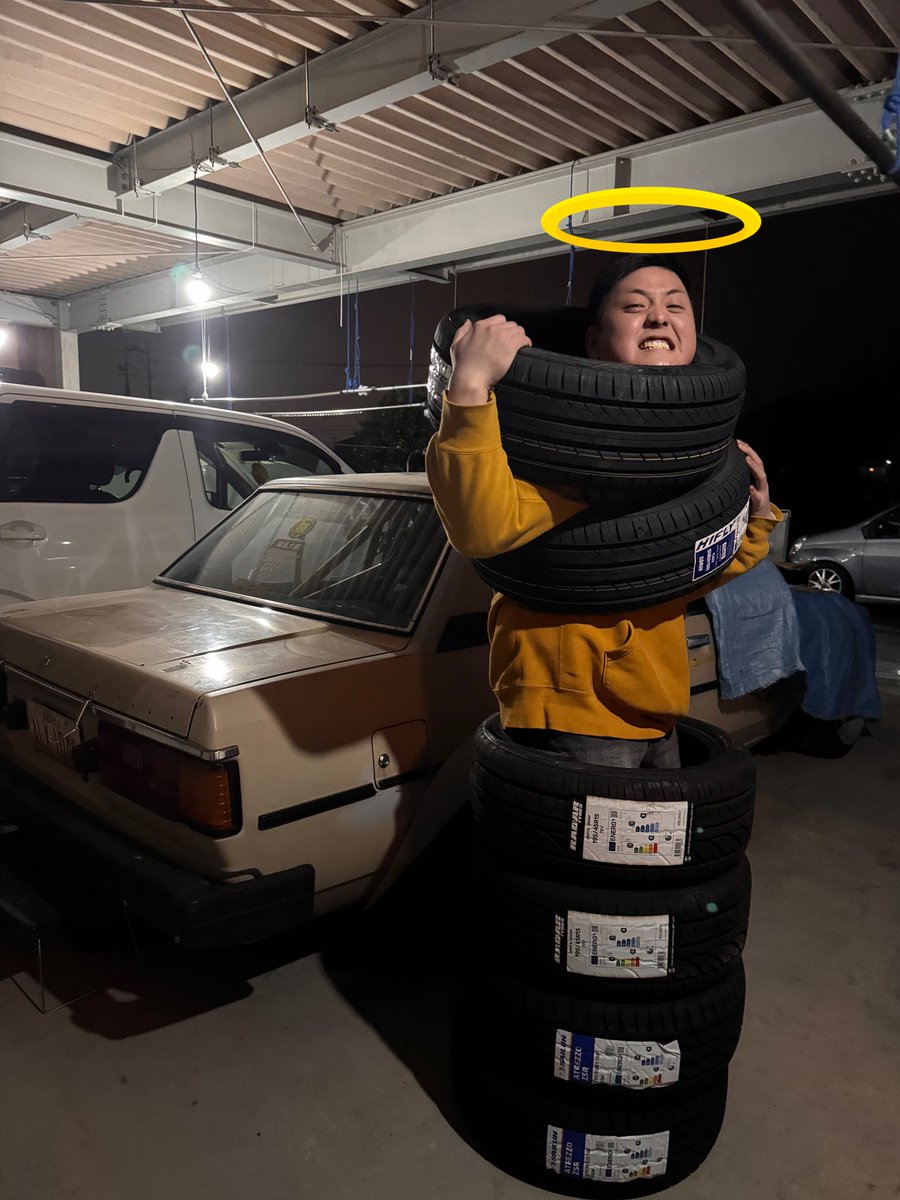 4ag_ae86_'s tweet photo. 後輩達(ジリ貧)がNK44に向けて頑張ってる弟に大量の煙をプレゼント
金無いくせにカッコつけやがって！！！
最高のチームメイトを持ったな弟よ
今年は4人2台体制で日光へ出陣します！
#スッ飛び滑走軍団
#FreeQuality https://t.co/TrfjJkyf0b