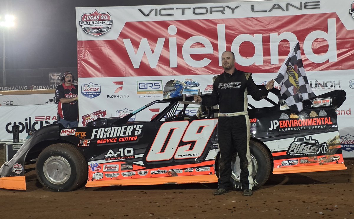 gisdirt's tweet photo. Congrats to Ross Bailes on the 604 feature win 🏁
Wieland Winter Nationals 
Night #3 https://t.co/AQhnkg3uIs