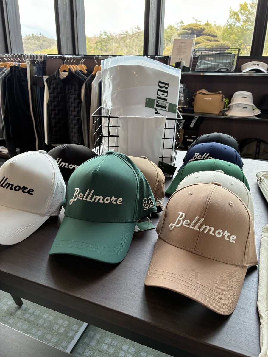 kobecountryclub's tweet photo. 待望のベルモアが再入荷しました。
#ベルモア
#bellmore
#AK69
#ゴルフ
#神戸カントリー倶楽部 https://t.co/ZnaFxfdqGt