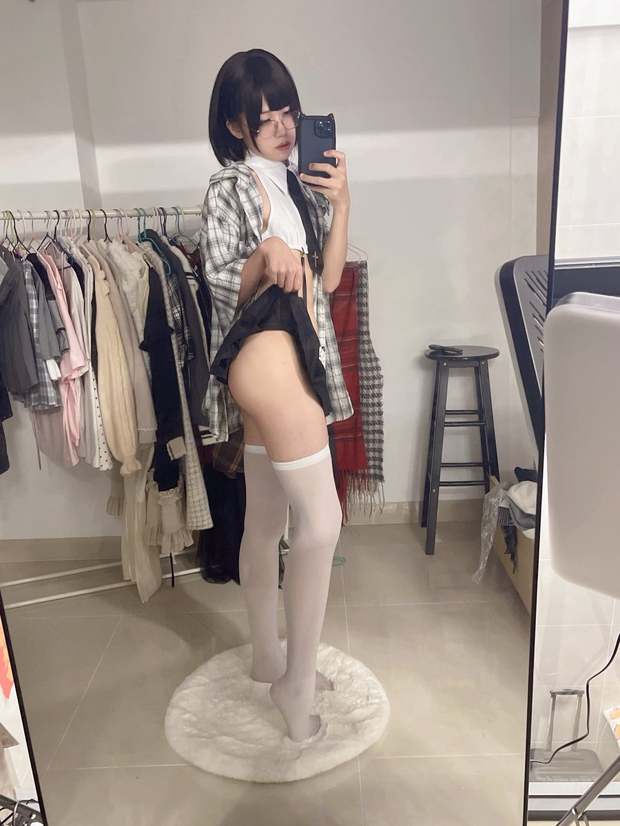 强而有力的腿部肌肉
#男娘 #可爱的男孩子