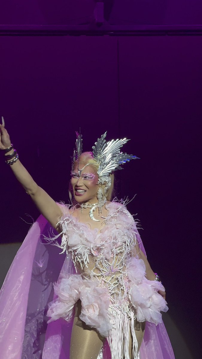 supergirltin's tweet photo. WORLD STOP!!!!!!

WE FINALLY SAW MINTY’S DIWATA LOOK LIVE!!!! 😭😭😭 https://t.co/dZQAOjPG3s