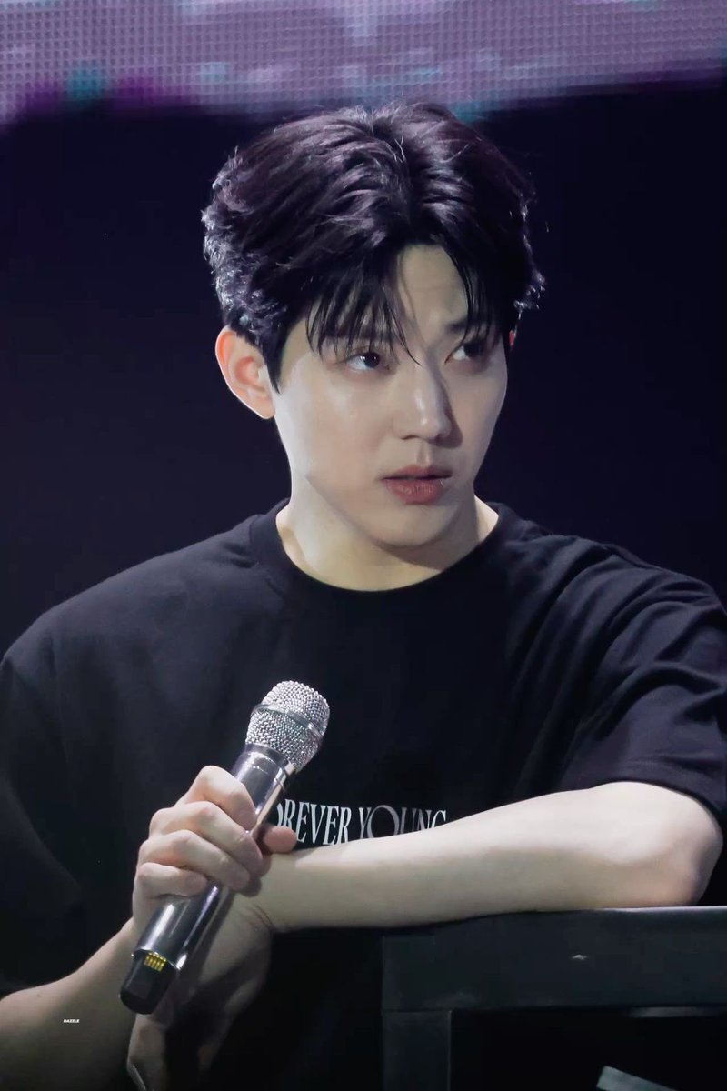 briwoonfan's tweet photo. ANG POGI 😭😭😭 https://t.co/Whd4HbeN2w