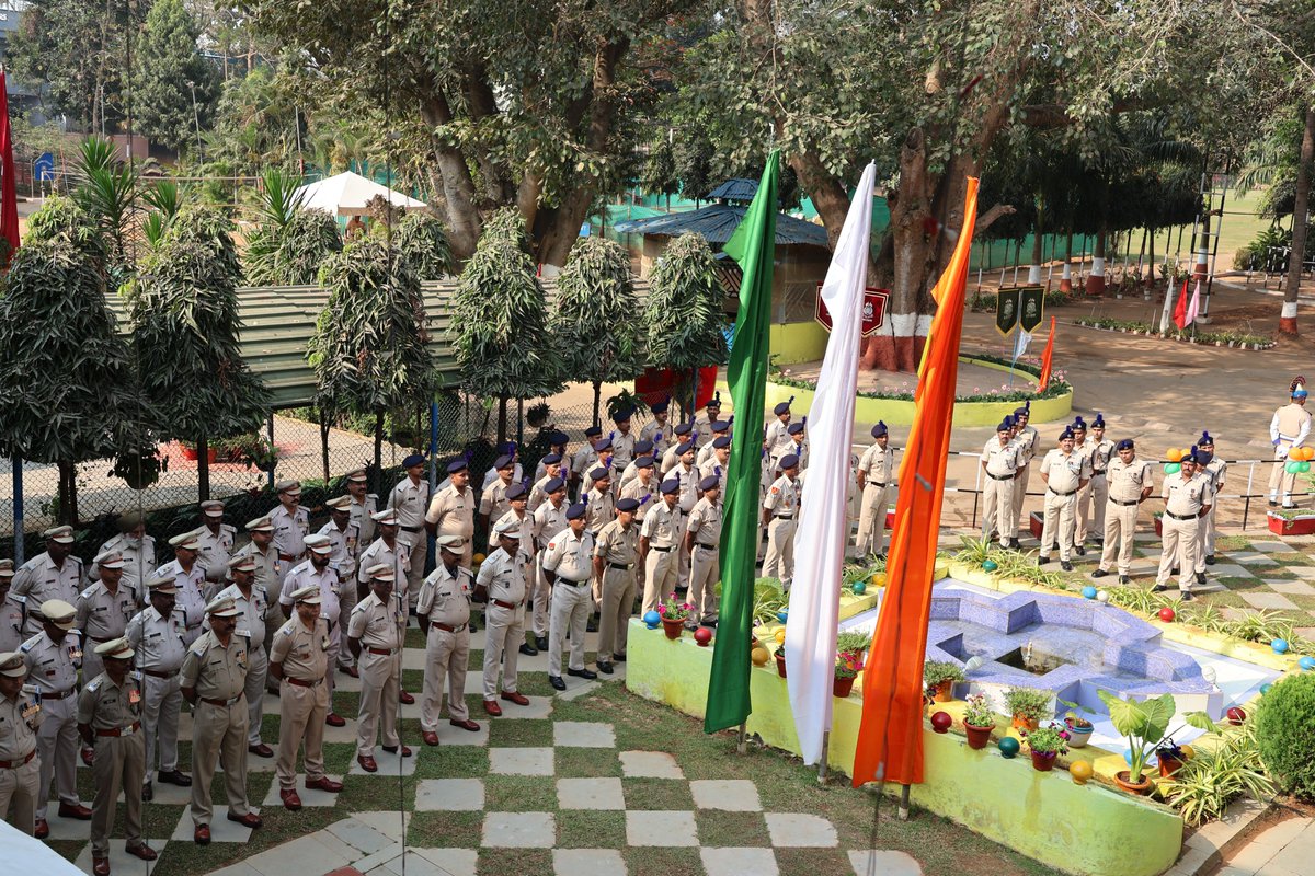 CRPF_4BN_RGDA's tweet image. 77th Republic day celebrated at HQ 04Bn CRPF Rayagada. The occassion was graced by Sh. Firoj Kujur, COMDT hoisted the national flag at Quarter guard and addressed the gathering.
#RepublicDay 
@crpfindia 
@OdishaSector