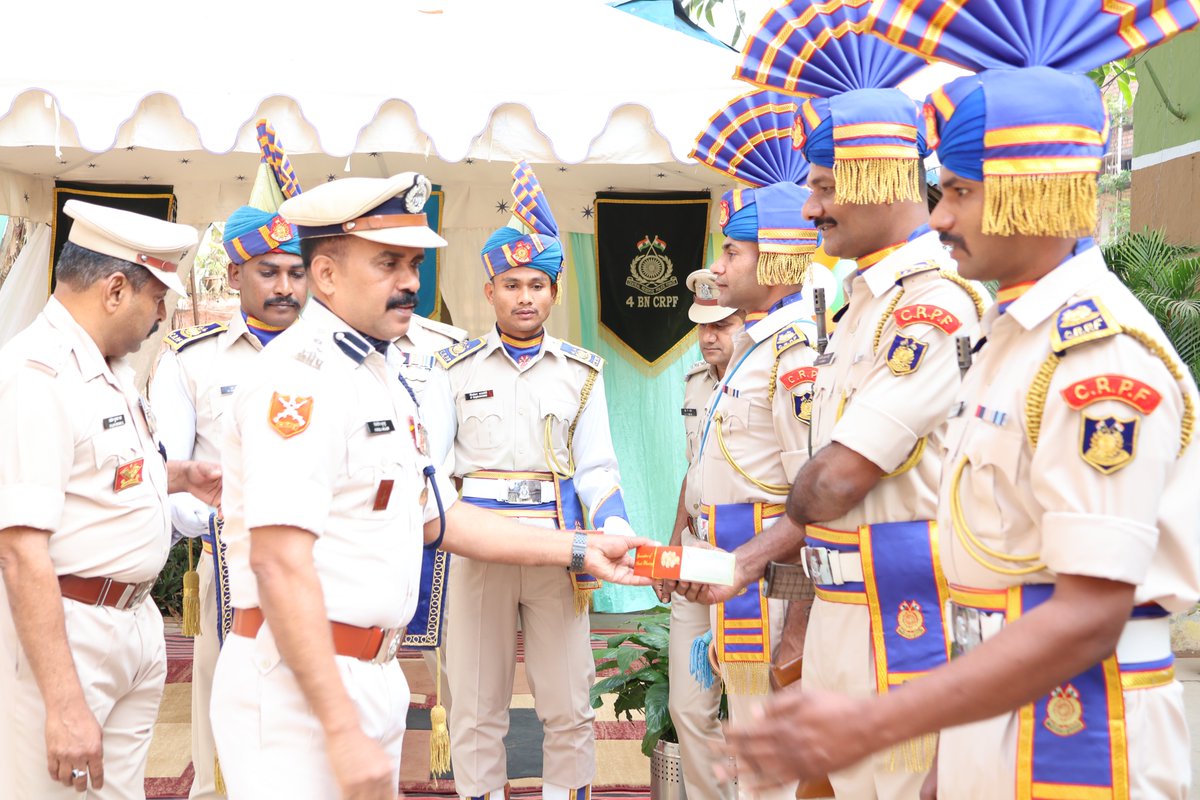 CRPF_4BN_RGDA's tweet image. 77th Republic day celebrated at HQ 04Bn CRPF Rayagada. The occassion was graced by Sh. Firoj Kujur, COMDT hoisted the national flag at Quarter guard and addressed the gathering.
#RepublicDay 
@crpfindia 
@OdishaSector