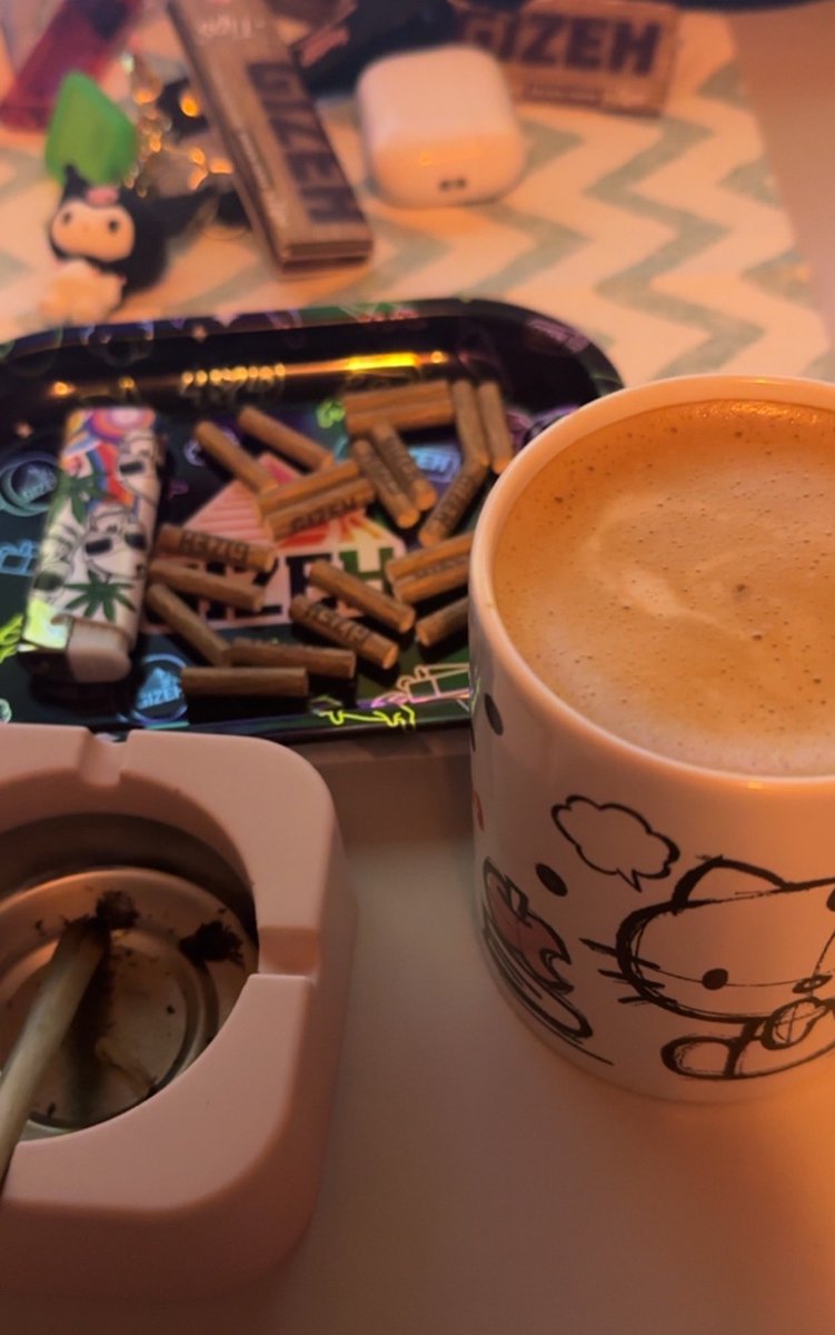 snnowwww's tweet photo. WAKE N BAKE STONERS🍁🫶🏼 https://t.co/ZCChCVKkZZ