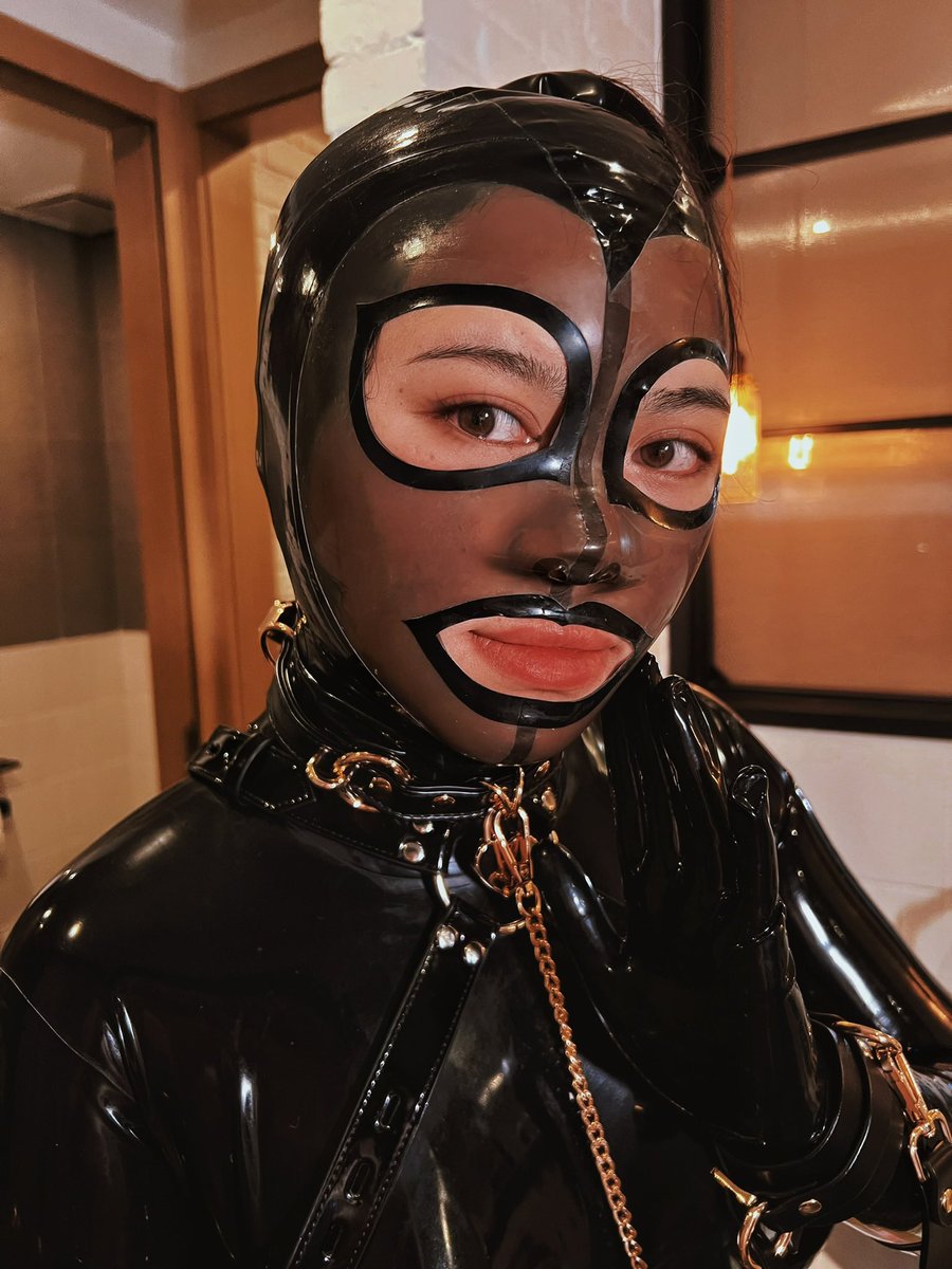 Good night 🖤🤎
#乳胶衣 #latex #fetish