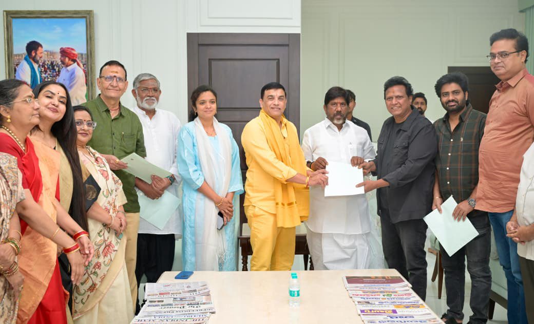 NewsMeter_In's tweet photo. #Hyderabad: 

Jury members submitted the list of Gaddar Film Awards to #Telangana Deputy Chief Minister Sri  @Bhatti_Mallu .

#TGFDC Chairman #DilRaju,
I &amp; PR Commissioner @chekkapriyanka were present on this occasion. https://t.co/NzkoNdrOmI