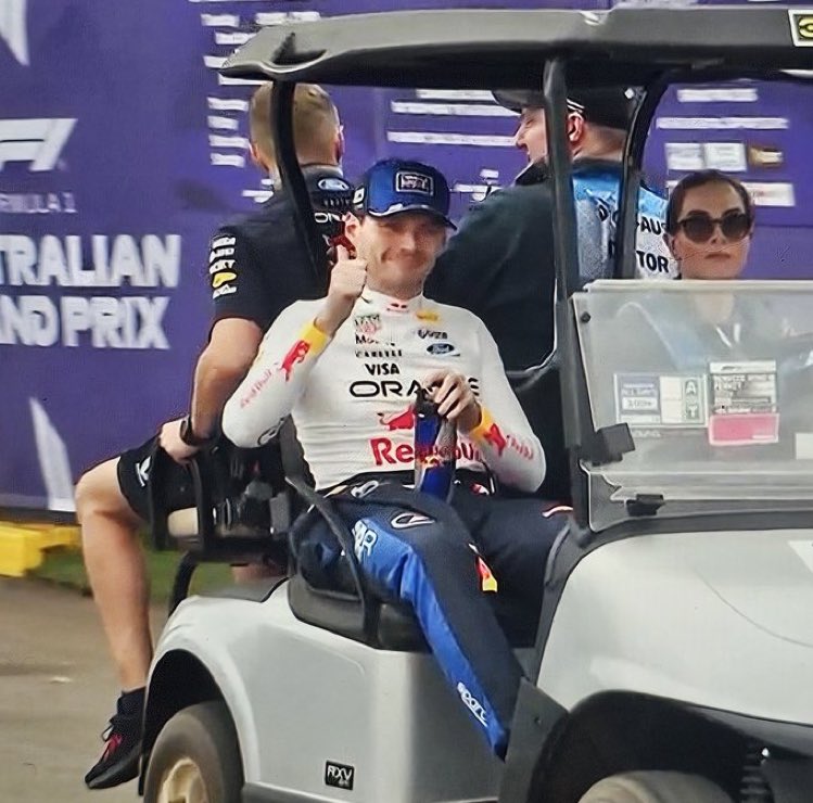 ma_fe79's tweet photo. Max sonríe como si no me hubiera dado el susto de mi vida 😭

#AusGP https://t.co/nAv4aNK0es