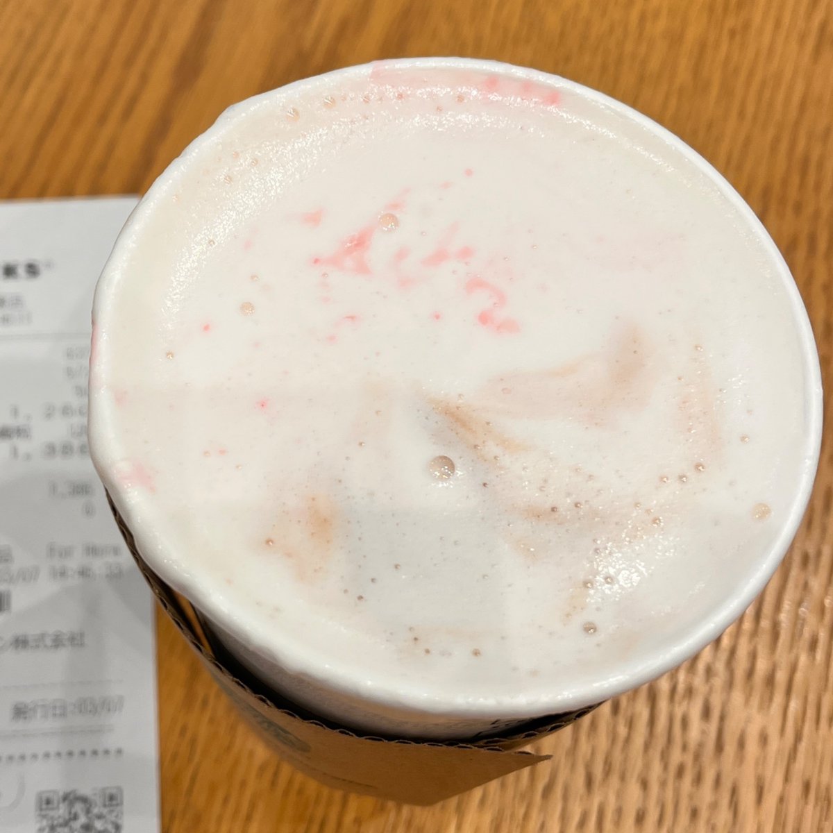 右：注文したやつ　左：来たやつ
え、これ同じやつ…？😂
<a href="/Starbucks_J/">スターバックス コーヒー</a>