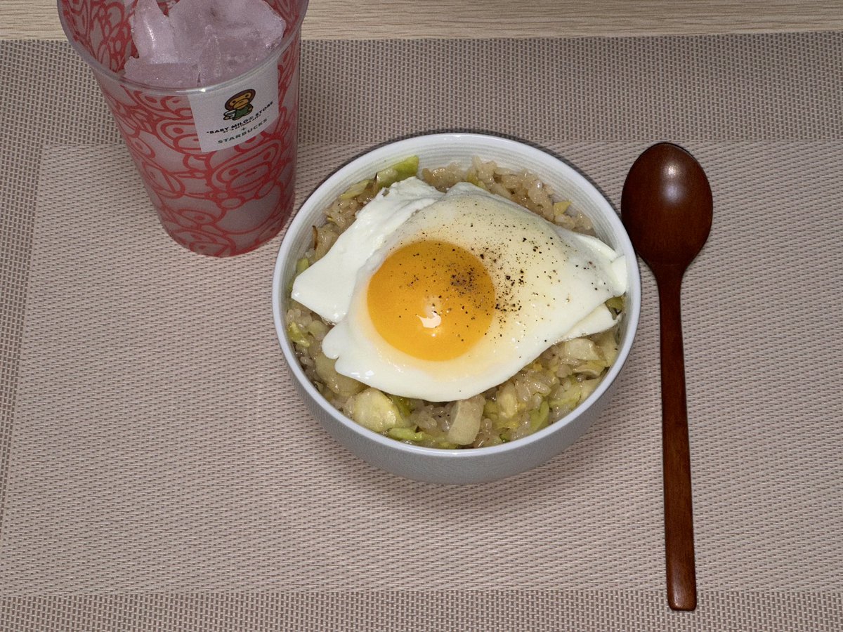 혼자서도 밥만 잘 먹지 .. 🍚