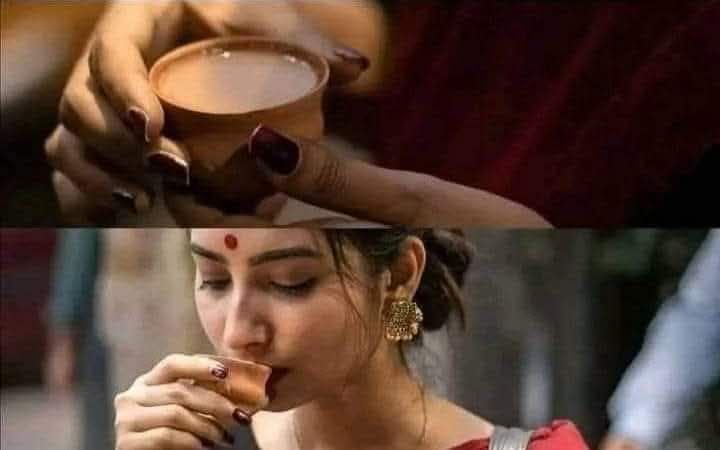 बिल्कुल चाय सी है ना ज़िन्दगी..
अलग रंग.. अलग स्वाद.. अलग महक..
और सबके अपने अलग-अलग अंदाज..
आखिर में.. जिसे जैसी समझ आए
वैसी बना लेता है...❣️
.......☕☕☕