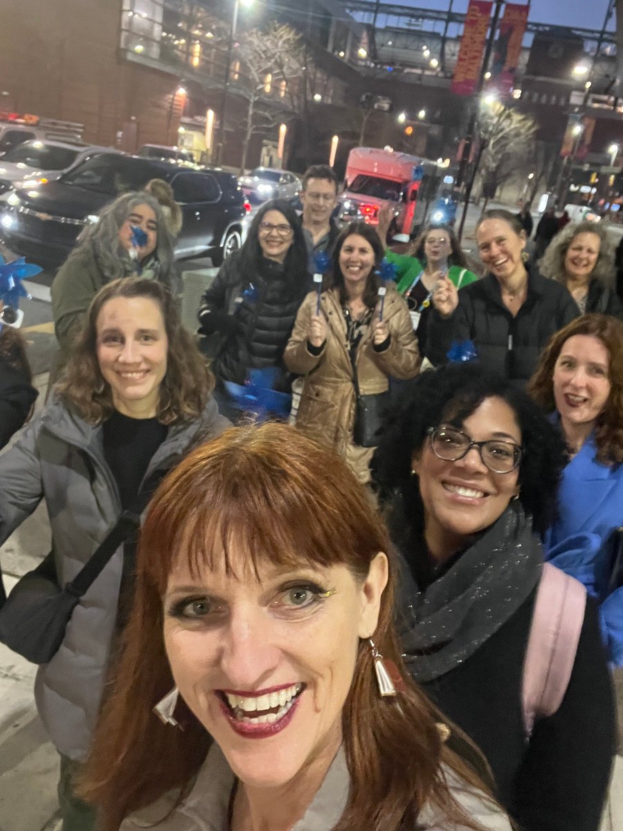 M M De Voe tweet media