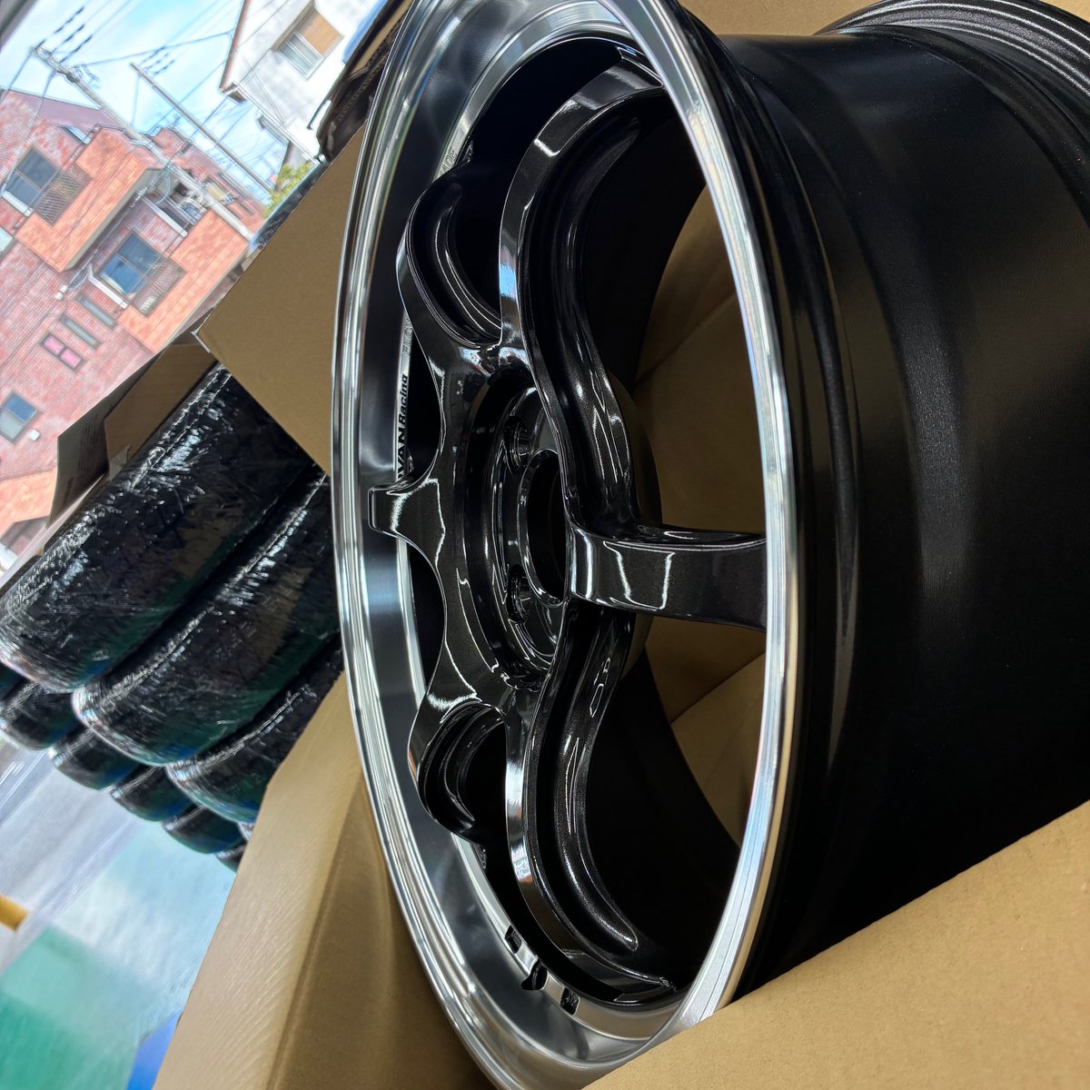 tg_zama's tweet photo. ご注文いただきました
ADVAN Racing　RG-D2
入荷しました😆
ディスクカラーがブラックガンメタですが
リムポリッシュなので
暗くなり過ぎずキレイです😍
後はタイヤ入荷待ちです😉
＃タイヤガーデン　＃座間　＃YOKOHAMAWHEEL　＃RGD2 https://t.co/hvnf4S80Ef