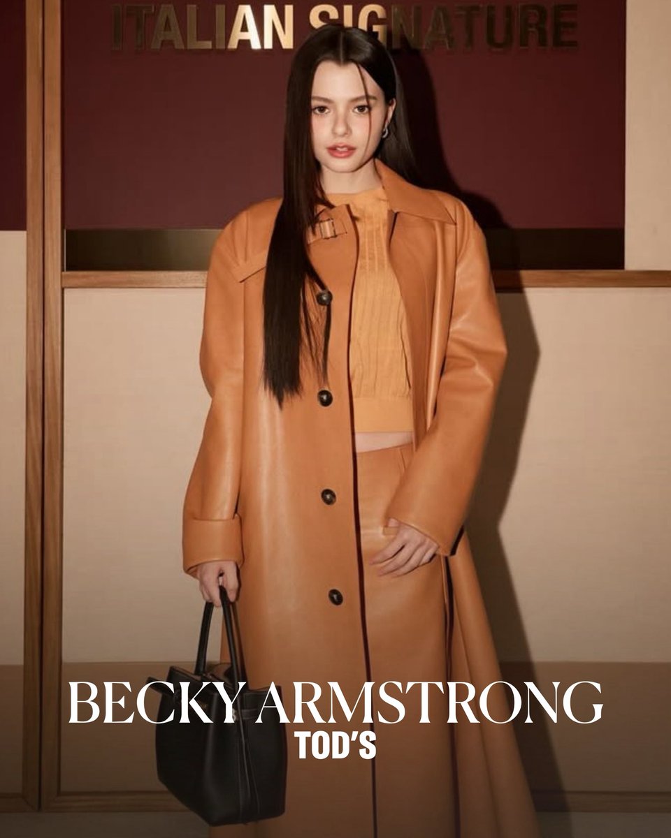 MensFolioTH's tweet image. เรียกว่าเป็นอีกหนึ่งฤดูกาลที่พิสูจน์ให้เราเห็นแล้วว่าเหล่าคนดังของไทยมีอิทธิพลมากขึ้นเรื่อยๆ ในวงการแฟชั่นระดับโลก ซึ่งใน Paris Fashion Week ที่กำลังดำเนินอยู่ตอนนี้ก็เป็นอีกหนึ่งหมุดหมายที่น่าจับตามองของเหล่าคนดังตัวแทนประเทศไทย

#MensFolioThailand
#MFW
#MilanFashionWeek