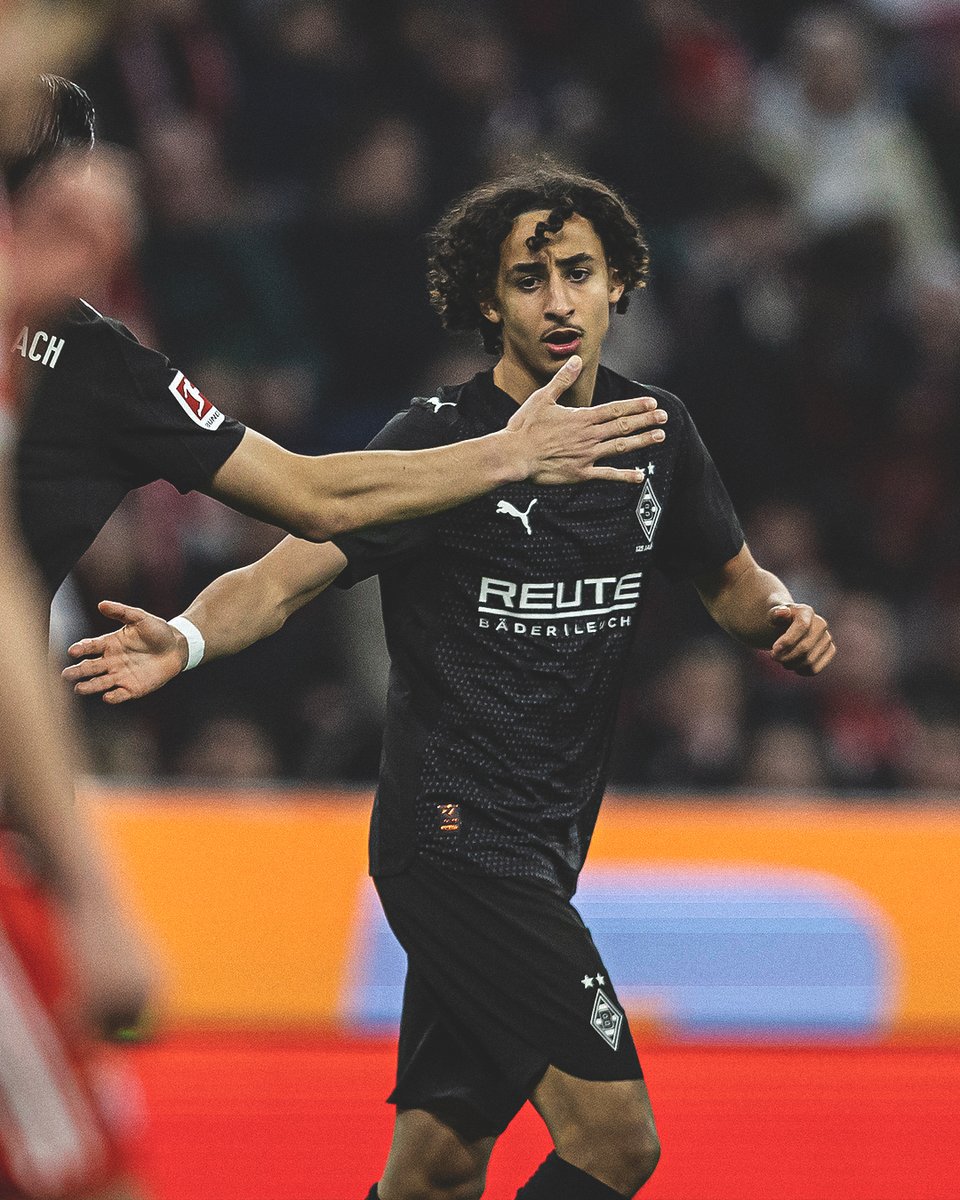 borussia_jp's tweet photo. モーヤがブンデスリーガ初ゴール㊗️⚽️
おめでとう！

#ボルシアMG #FCBBMG https://t.co/aveTs5OR9u