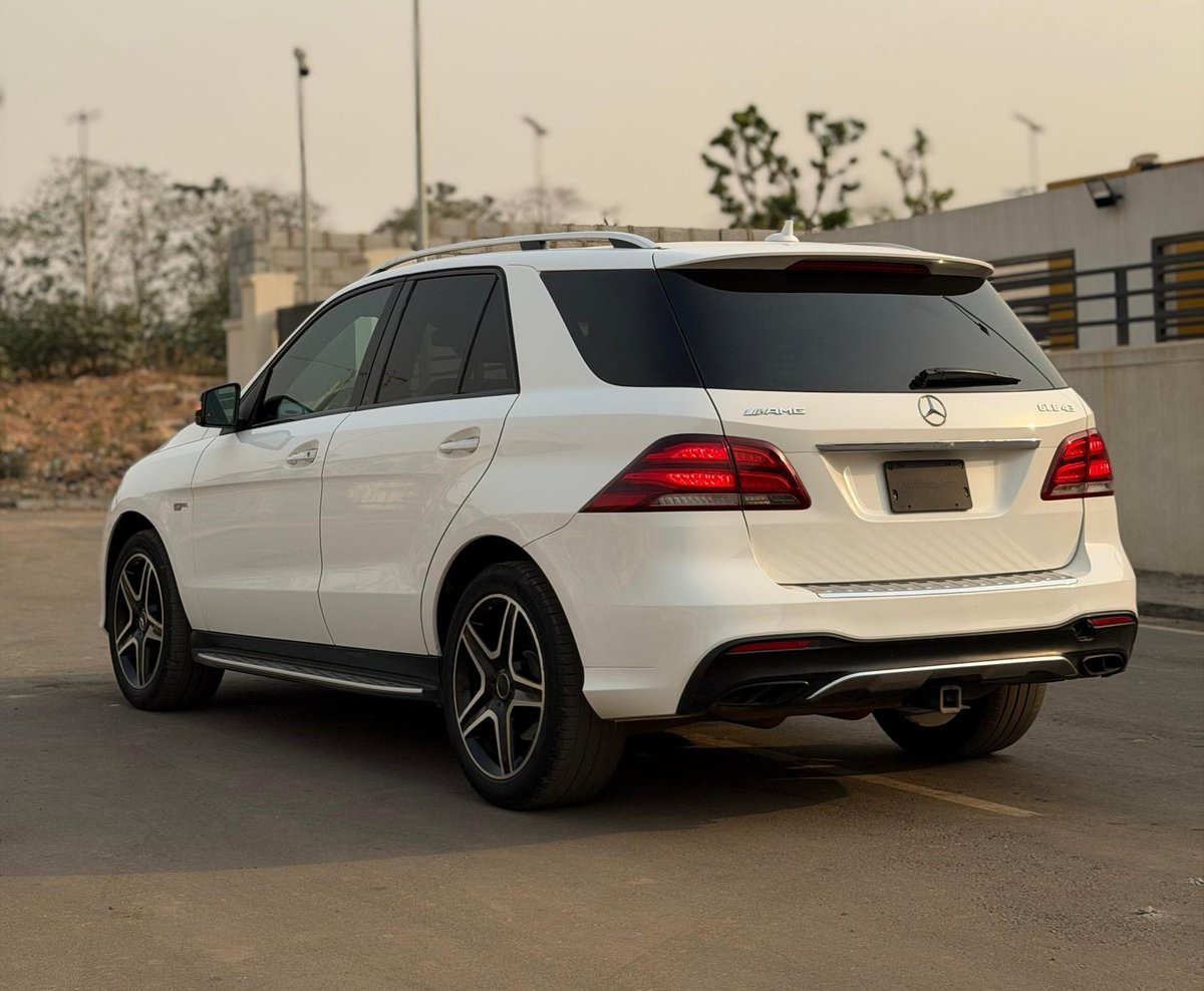 Abj_Auto_cars's tweet photo. ‼️ MERCEDES-BENZ GLE43 ///AMG — 2017
📃 DUTY: Original custom duty ☑️
🏷️ PRICE: ₦43,000,000
📍 LOCATION: #Abuja 🇳🇬
📞 CALL/WHATSAPP: 08052712169 / 09112199464
AMG-flavored GLE43 — sporty torque, family practicality & strong road character. #GLE43 #MercedesBenz #NaijaCars #AbujaDeals #LuxurySUV