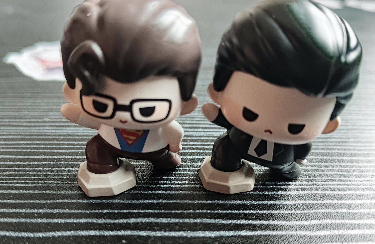 Two little babies...🤤🤤
#dc
#SuperBat