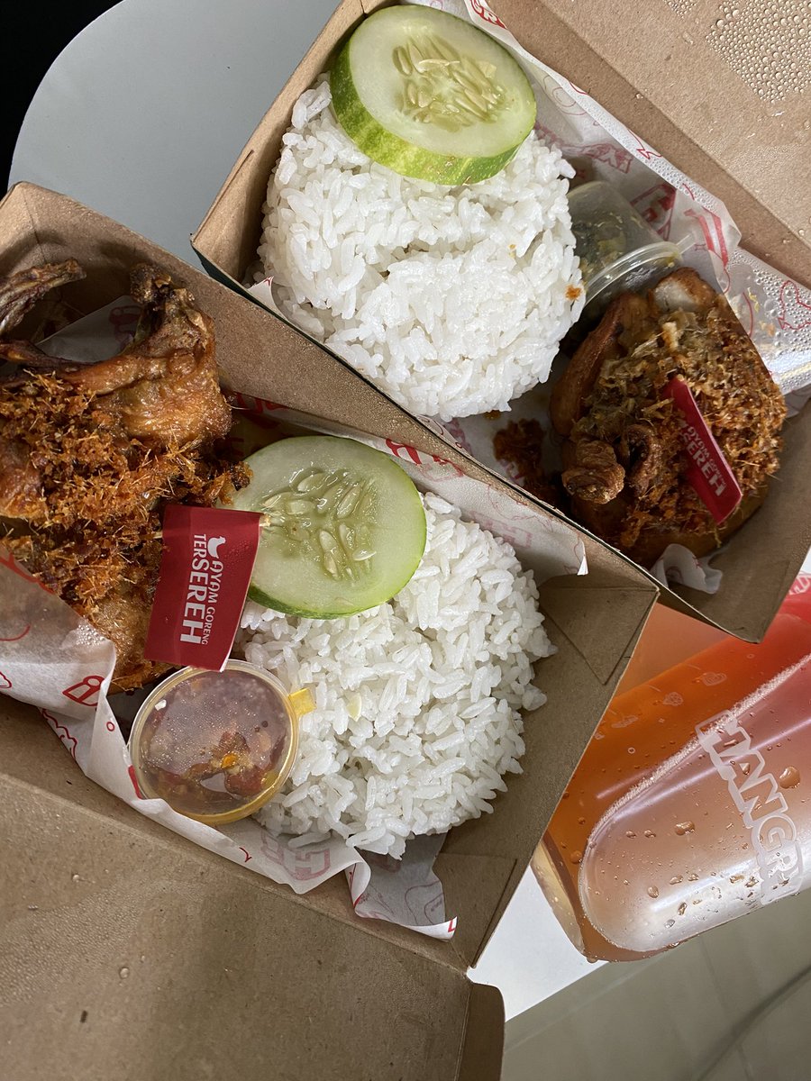 elie 🤷‍♀️ tweet media