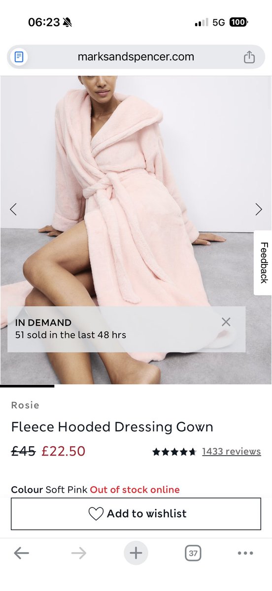 AliceBurke98's tweet photo. @marksandspencer will the Rosie fleece hooded dressing gown be coming back in stock? https://t.co/mm6iiuAkKR