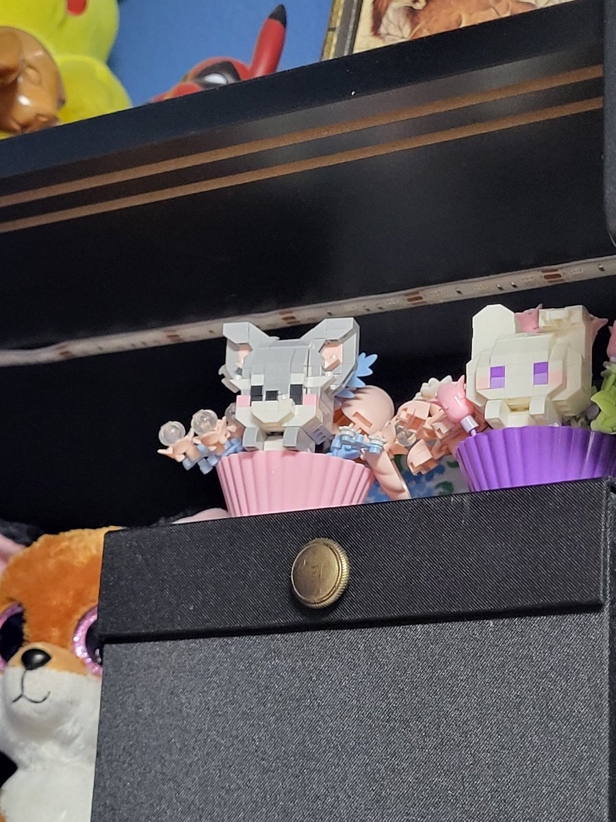 Scriptsune's tweet photo. Had to have a donated part from the bunny cupcake extras but we got the doggo one done! https://t.co/jKkc28S9xd