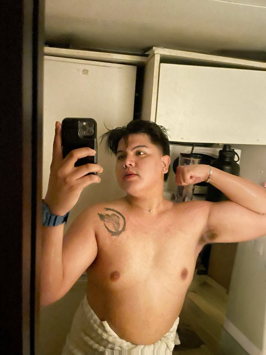 FrancixxHrnandz's tweet photo. The face:                         The Body: https://t.co/oLE9oK6jlh