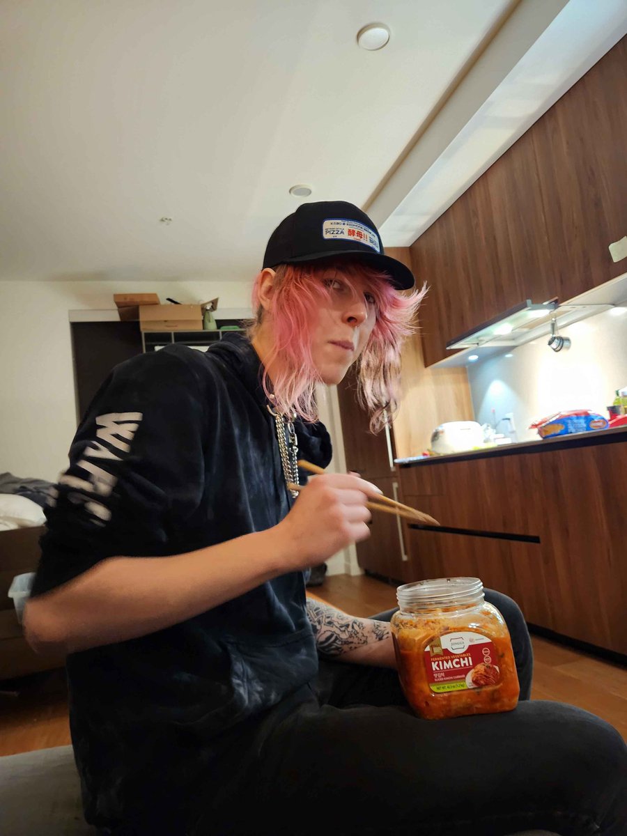 Emmeline tweet media