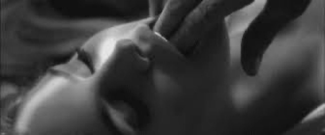 Devil_69x's tweet photo. Is two fingers is enough? https://t.co/tDCVIH0QPh