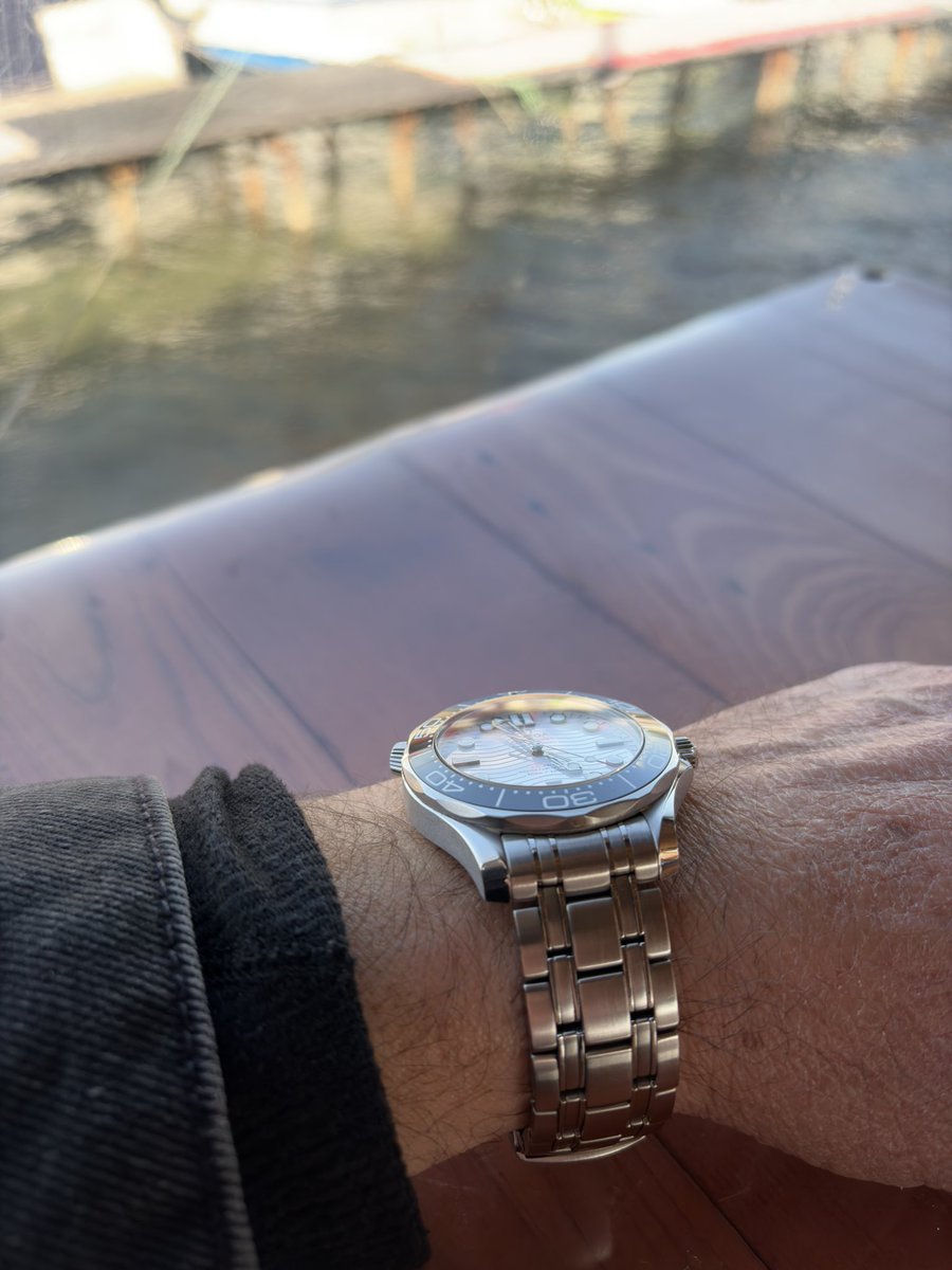 KeremAk69's tweet photo. Cafe
#photographer #streetphotography #cafe #photooftheday #machine #swisswatch #WATCH #watchlove https://t.co/AihRGIRezY
