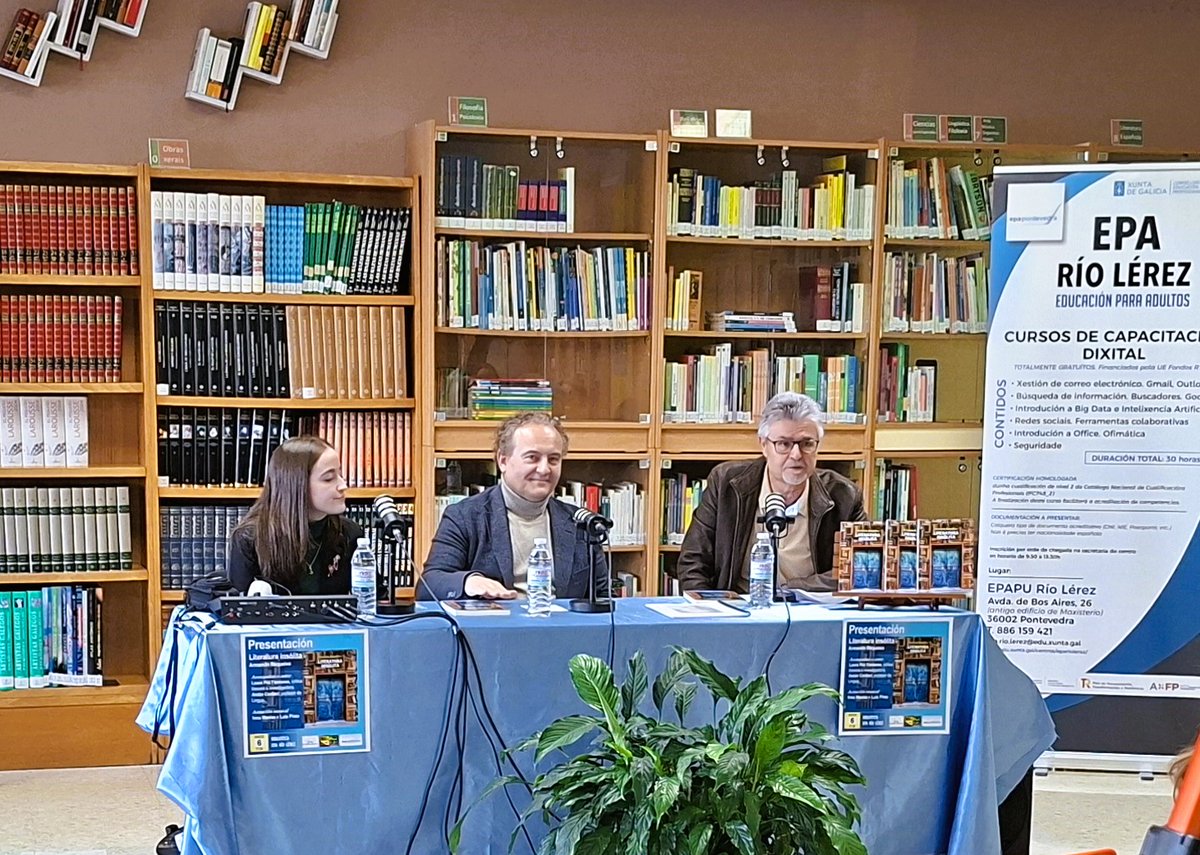 armandorequeixo's tweet photo. Un tsunami de emocións, de sorrisos compartidos e de verbas afectuosas invadiu onte a biblioteca da EPA Río Lérez de Pontevedra na presentación da miña 'Literatura insólita'. Beizón a todas as persoas que o fixeron posible. A escrita insólita xera vida insolitamente fermosa. https://t.co/9yqmkJdqCa