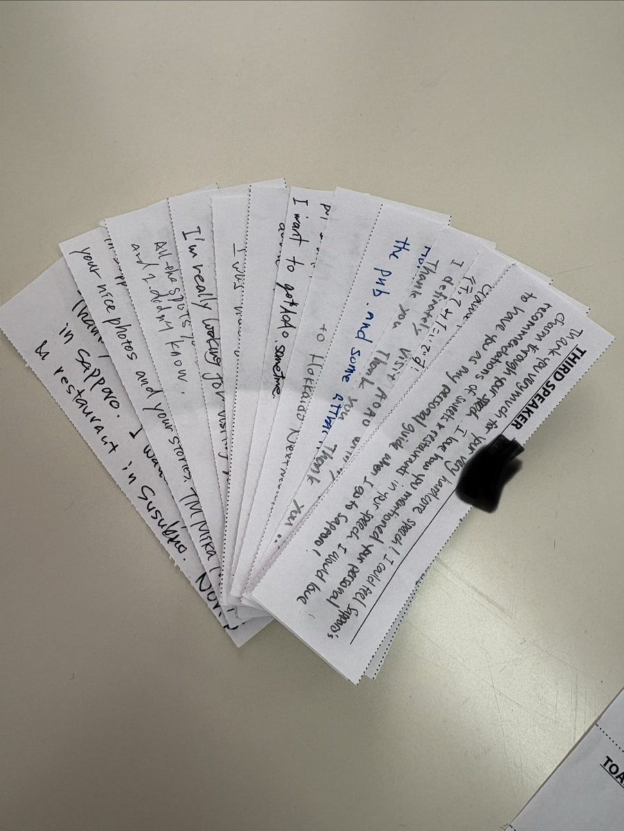 Feedback is a gift! 
Much appreciated those who gave me notes for my speech!
トーストマスターズでスピーチをするとこんな感じでメンバーからフィードバックを得ることができます。例会後の反省会でアドバイスをもらうこともできます。