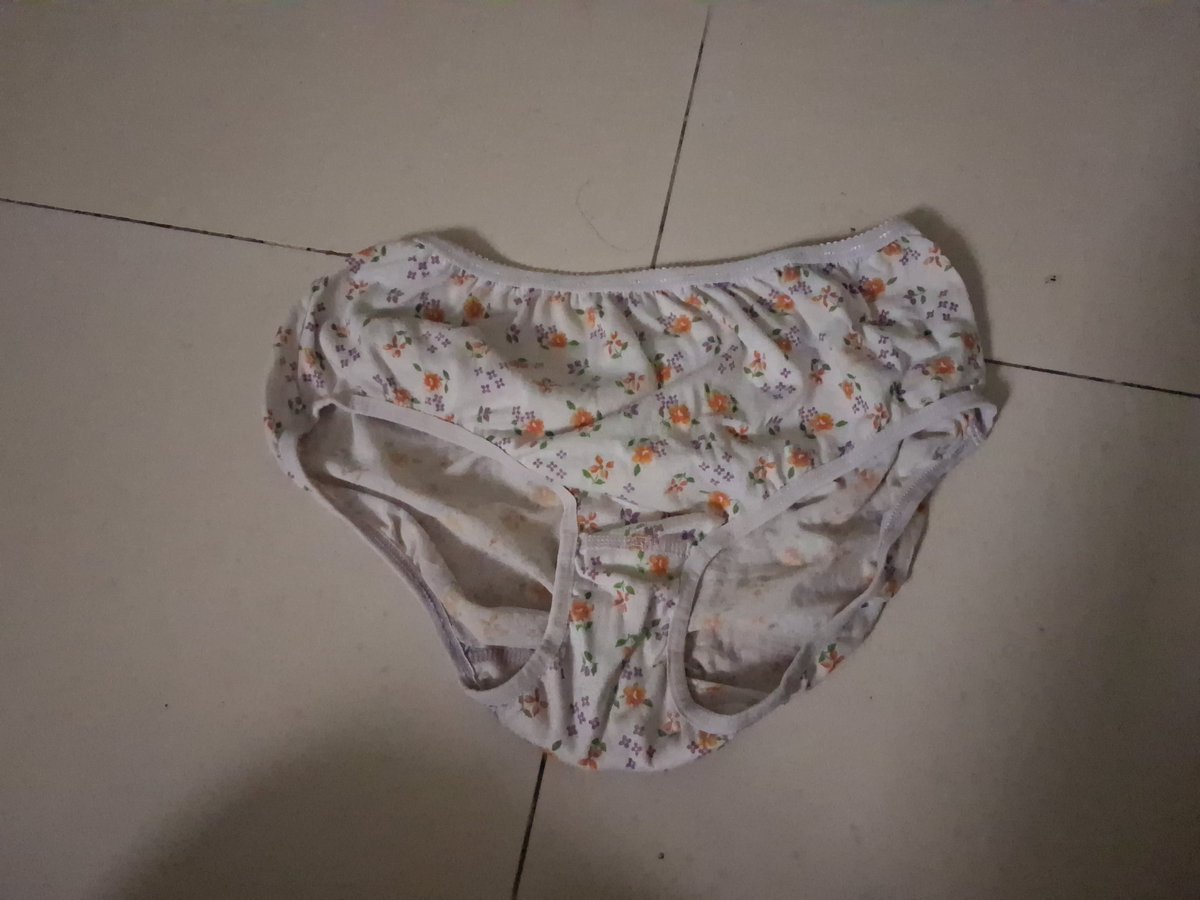 TaniaCDER's tweet photo. Cd no bran 
Size M
10k
No minus 
Minat DM https://t.co/8V4rGxqPaf