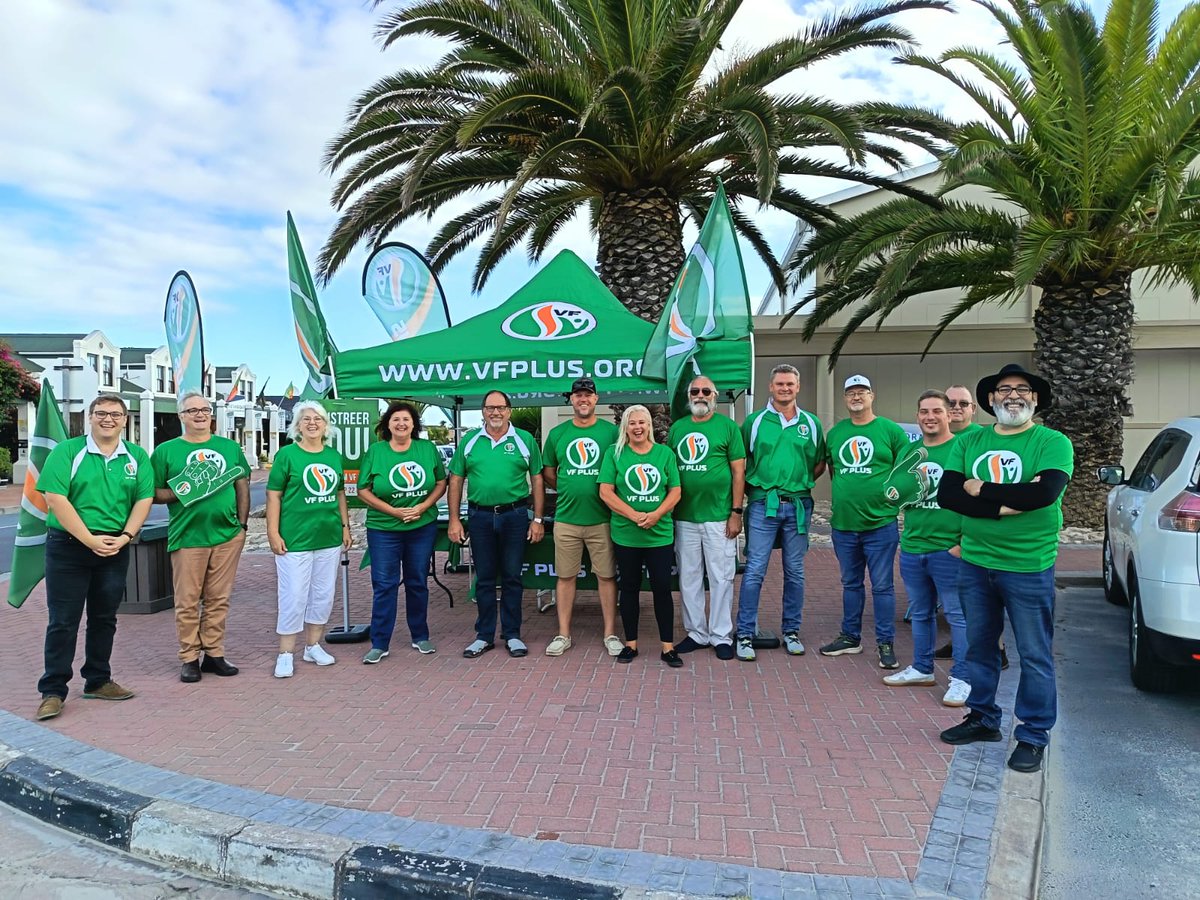 ctpikes1's tweet photo. Dit is registrasiedag in Langebaan wyk 6! Kom sê hallo! "GO FOR LAUNCH" #groengaanditdoen #greenwilldo https://t.co/aVHU6L84ID