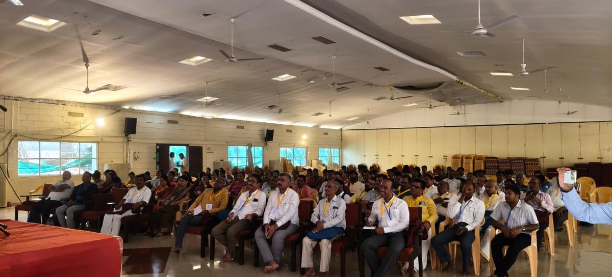 KRMSSOrg's tweet photo. ABRSM-KRMSS Abhyasa Varga Day 1 at Art of Living, Bangalore.
#ABRSM #KRMSS #AbhyasaVarga #artofliving https://t.co/wj47quhwWu