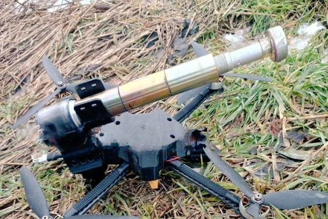 Rutshuru25's tweet photo. Les forces du régime de Kinshasa ont mené des attaques par drones et à l’artillerie lourde contre les zones densément peuplées de #Mushaki et de ses environs. Ces frappes aveugles menées sans aucune considération pour la vie humaine @realDonaldTrump
@franceenangola
@PatrickMuyaya https://t.co/rLOuqYciKQ