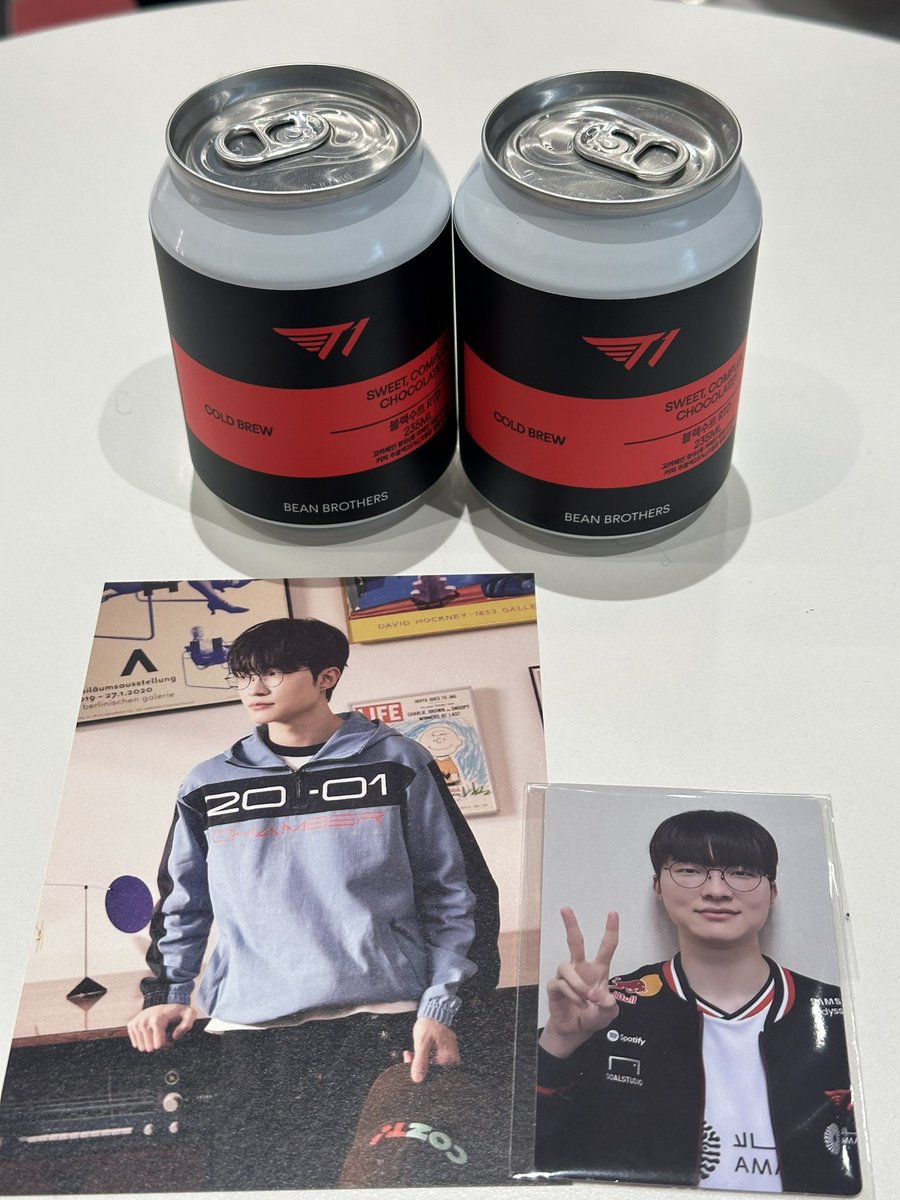 엽서/포카 소진 전에 방문해서 다행이에용👍
너무 이쁘다 이상혁🥹