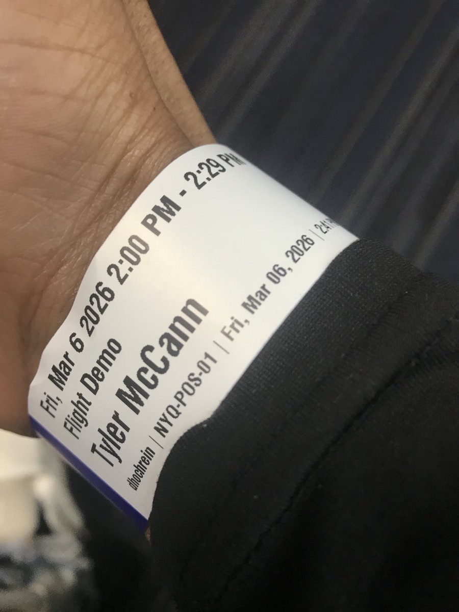 TylerJaCobi's tweet image. I went #SkyDiving #InDoor #NewYorkCity #Fluidity #InMotion