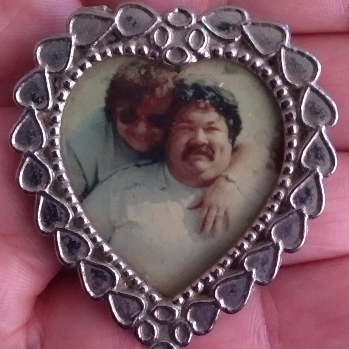 PrimeAndThat's tweet photo. My dad would have been 74 today. Love you and miss you, dad. Anna too. More than you realize. https://t.co/RfYXPEMwzI