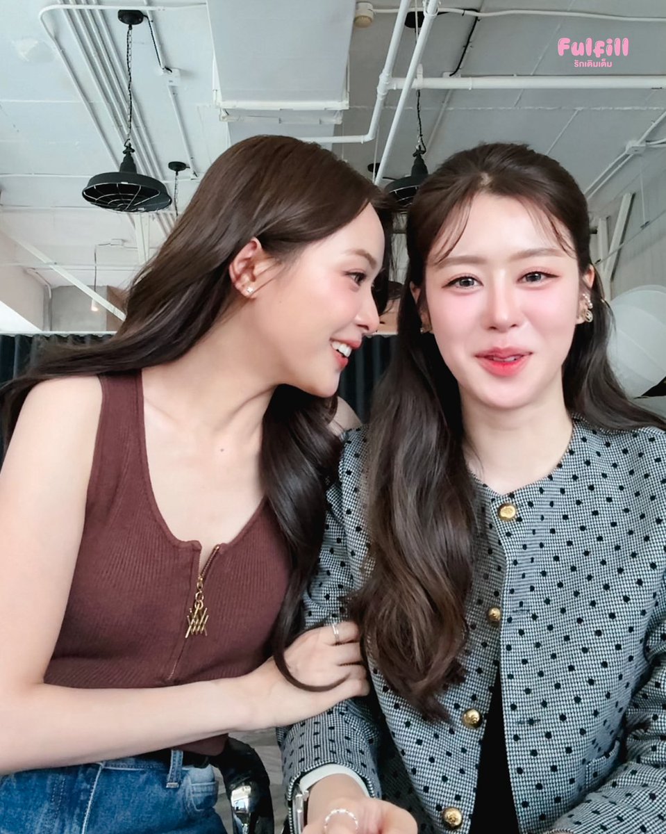 แม่ๆน้องแบมยอมรับเถอะค่ะ หลักฐานแสดง ชอบพี่อุ้มก่อนแน่นอนนน 😌😌

｡･:★ ♫ #OomBam #อุ้มแบม ｡･:★ ♫