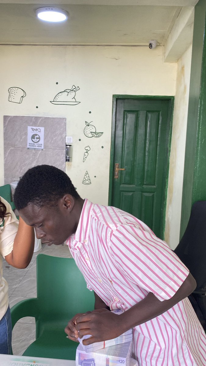 My God Father(MR. Richard Nii Armah Quaye) birthday is on the 21st of this month and He will be dashing out Gold tablets, I pray🙏 I get some oooo. God Bless MR. RNAQ for his massive support to the youth.🙇‍♀️🙇
