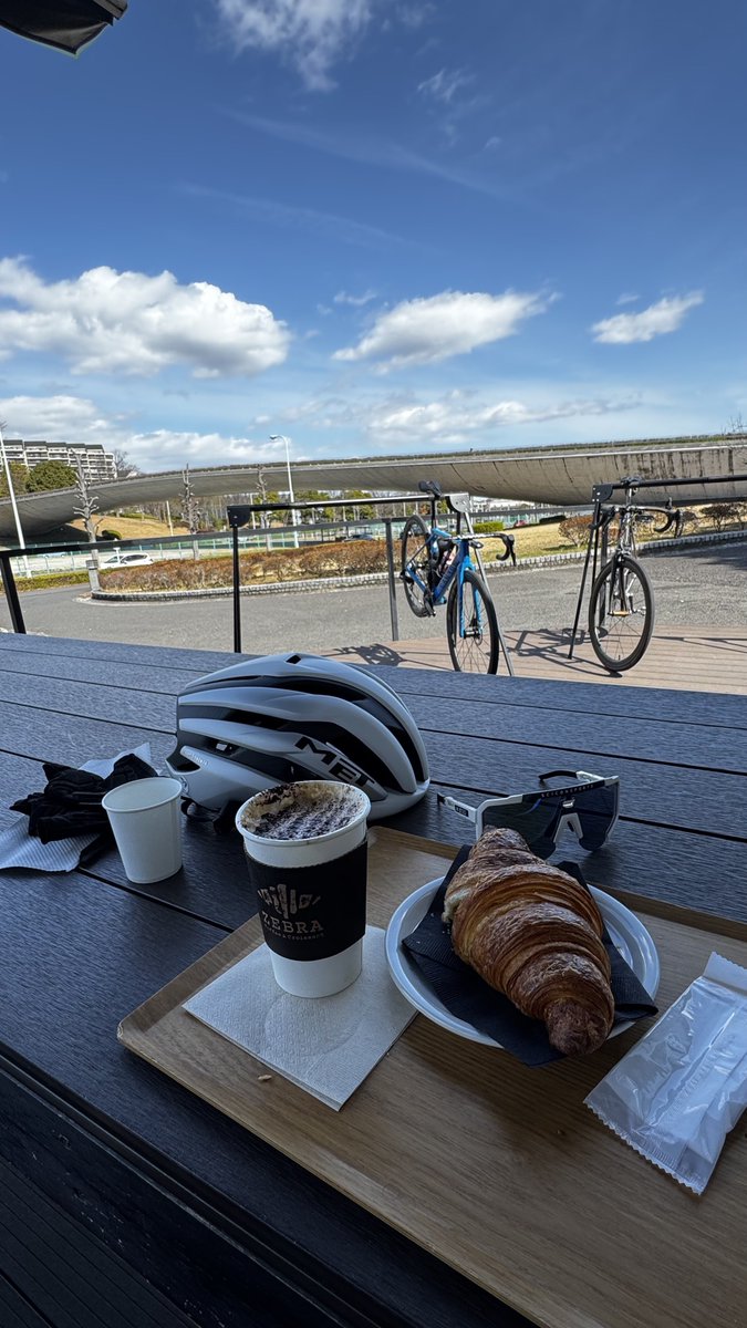 ZZTOP2026's tweet photo. 天気が良いのでカフェライド☕️🚴♂️
#ZEBRACoffee
#カフェライド https://t.co/tuPaSJGCzt