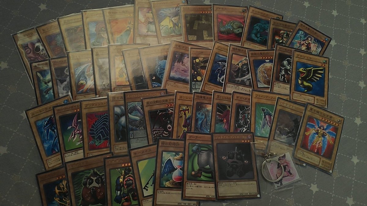 MaxieCalvano's tweet photo. 我买了100张凡骨
I bought 100 normal monster cards https://t.co/Y7YxGF7meT