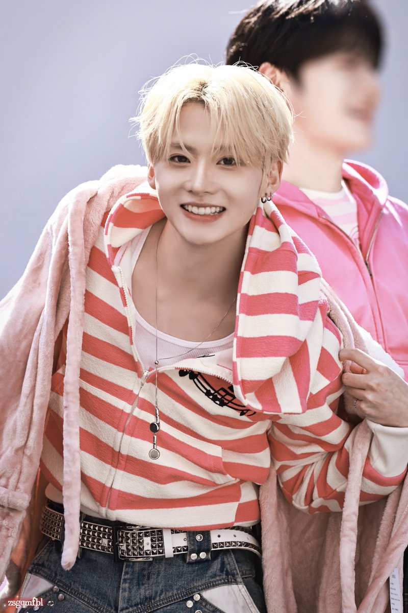 zsgqmfbl tweet media