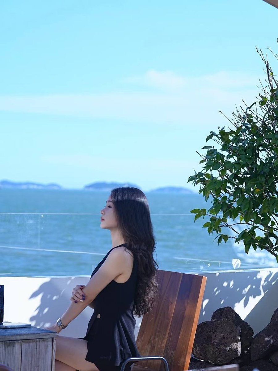 精品反差母狗资源 tweet media