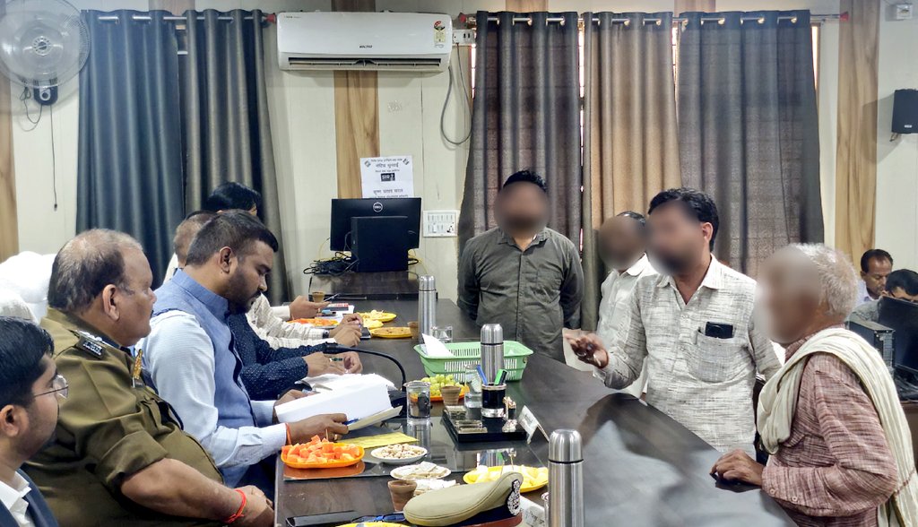 Etah Police tweet media