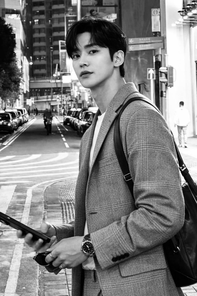 ecchyrose's tweet photo. «  One day, you will understand that it never mattered how tightly you held on to the wrong people, how intensely you tried, because the right people were always going to find you. The right people were always going to stay. » https://t.co/XjuzvVRvE5