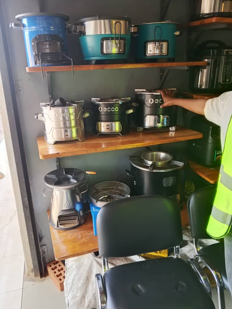 allen_namwase's tweet image. @DetraEnergy lowered its #CleanCookingStoves at subsidy prices, which is sponsored by @UECCC1  and @MEMD_Uganda, in pertanship with @DetraEnergy to make sure that everyone switch to #CleanCooking at low cost.
Requirement is just a National ID or Refugee ID.